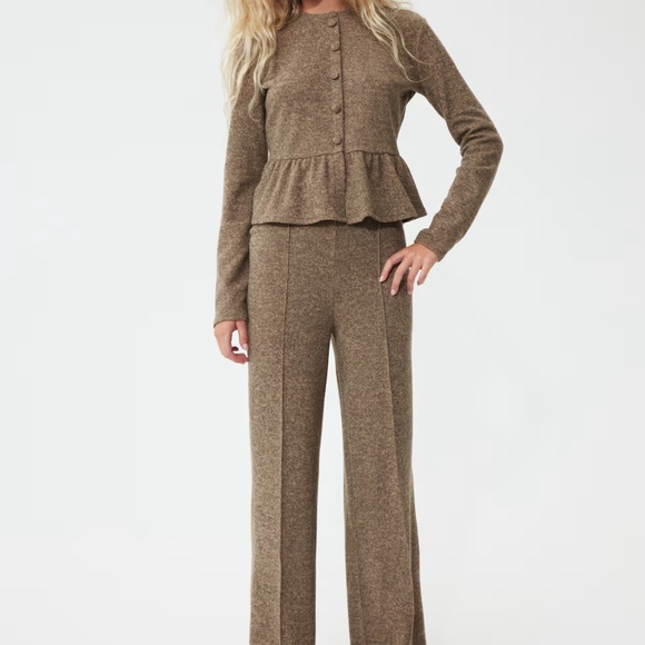 NWT H&M beige top and skirt set - Picture 9 of 9